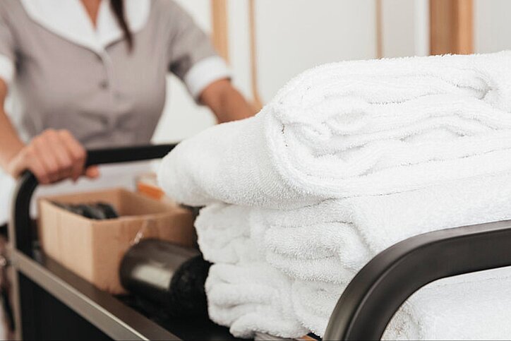 Der Marktreport Serviced Apartments 2026 für das Segment in Deutschland stellt neue und alte Trends u.a. im Housekeeping fest. © AdobeStock_Drobot Dean