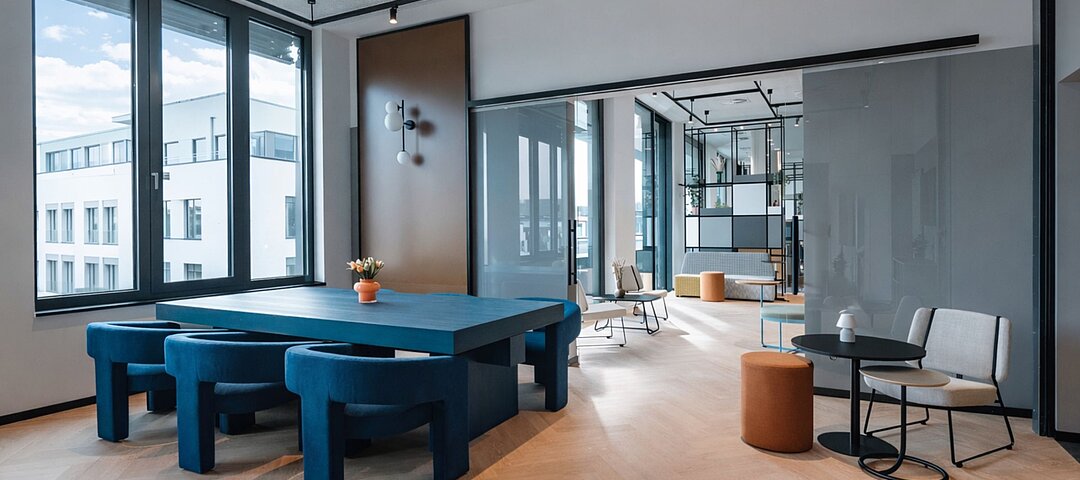 Der Gemeinschaftsbereich im Smartments in Bielefeld befindet sich im fünften Stockwerk. © Adamski Fotografie