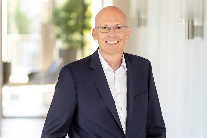 Weil sich REPD-Fonds als Finanzierungsform schon vor den Corona-Jahren bewährt haben, behaupten sie sich nun erst recht im verbesserten Hotellerie-Marktumfeld, betont Peter Anthuber. © Caerus Debt Investments AG