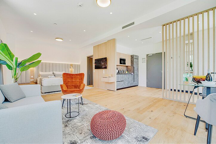 Wenige Einheiten am Rande eines Gewerbegebiets: Das Haus in Rosenheim gehört zu den erfolgreichsten Bright-Apartment-Objekten im Portfolio. Jetzt wächst Bright auch mit fremdbetriebenen, kleinen Collection-Häusern. © Bright Apartments