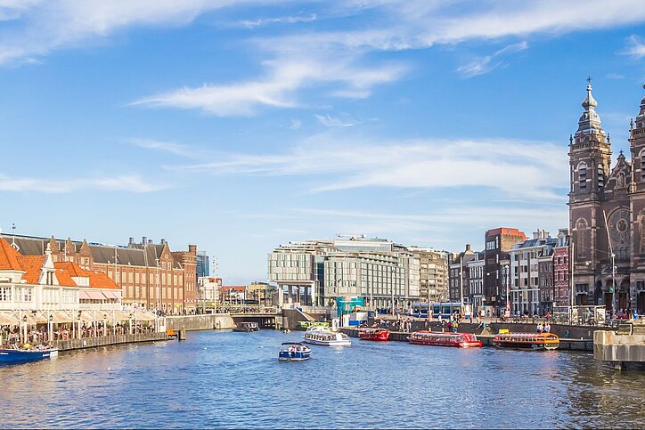 Welches Potenzial haben Serviced Apartments in regulierungsstarken Städten wie Amsterdam? Savills sieht generell in Europa noch viel Potenzial. © AdobeStock.com/Venemama
