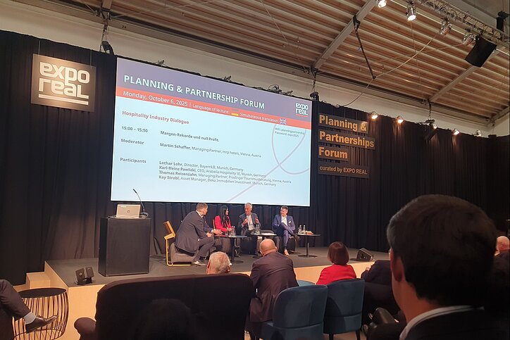 Beim Panel „Margen-Rekorde und Null Profit“ während des Hospitality Industry Dialogue (HID) zeigten sich Immobilien-Investmentmanager und Banken mehr denn je investitionsbereit bei Hotels. © Konzack