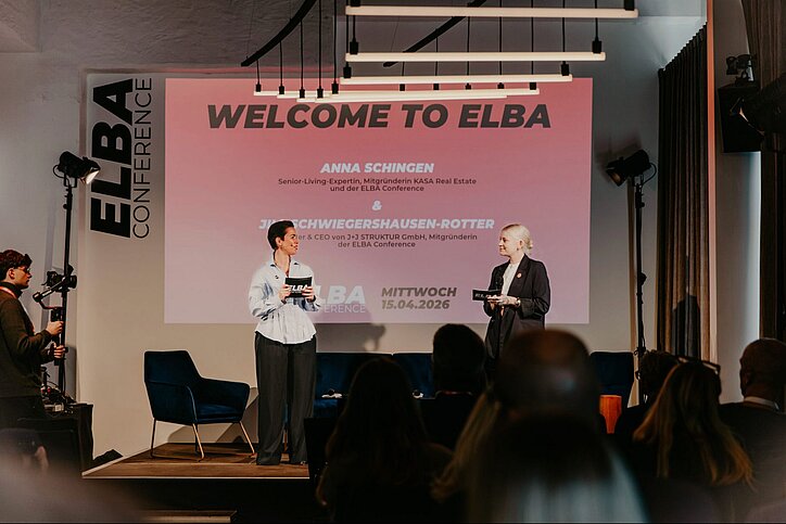 Senior Living ist cool, lebendig und der Markt der Zukunft – für diese Stimmung sorgten in Berlin die ELBA-Gründerinnen Anna Schingen und Jill Schwiegershausen-Rotter (v.l.). © 2026 – katerynamyrophoto